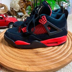 Nike Air Jordan 4 Retro Red Thunder black Mid Top Sneakers Size 7.5